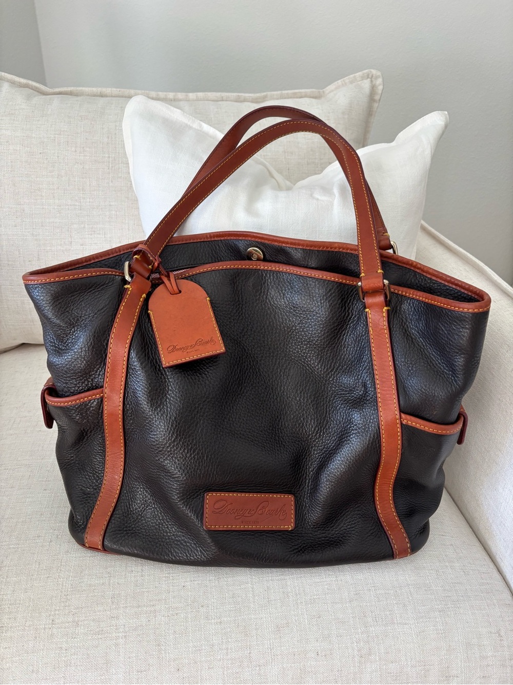 🍃🦋 Dooney & Bourke Two-Tone Black and Cognac Trim Pebbled Leather Bag